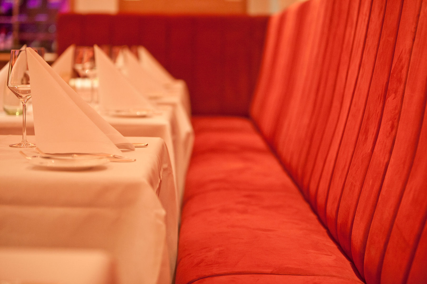ergonomische Sitzbank im Brasserie-Look Dreiklang® Hotelkonzepte mit Charakter Gewerbeflächen Gastronomie
