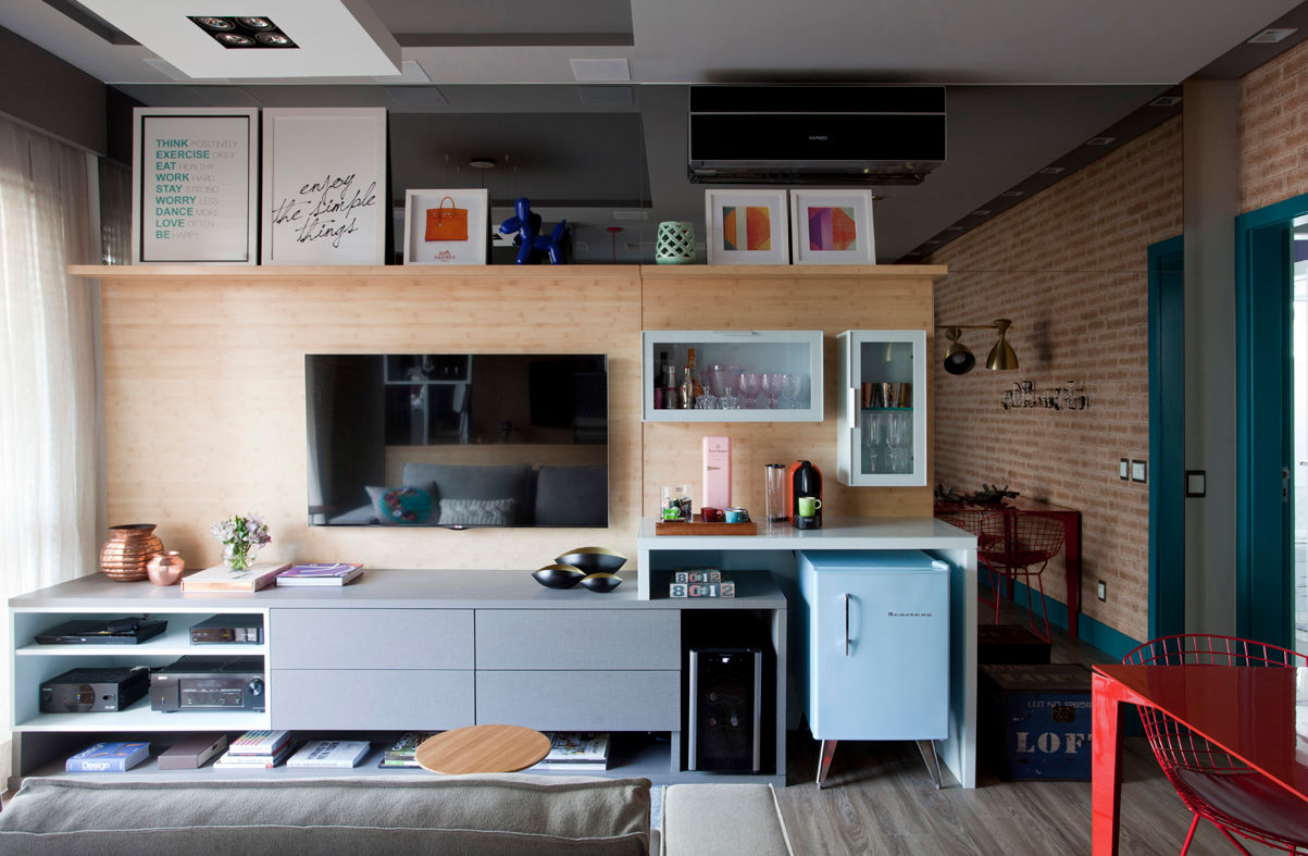 Loft 402, Juliana Pippi Arquitetura & Design Juliana Pippi Arquitetura & Design ห้องนั่งเล่น