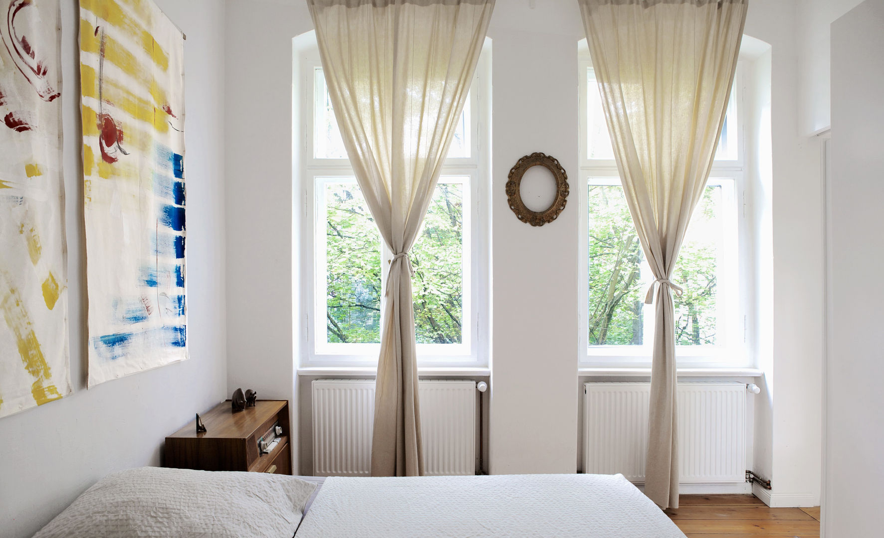 WDG Apartment renovation in Fshain, Berlin, RARE Office RARE Office Eclectic style bedroom