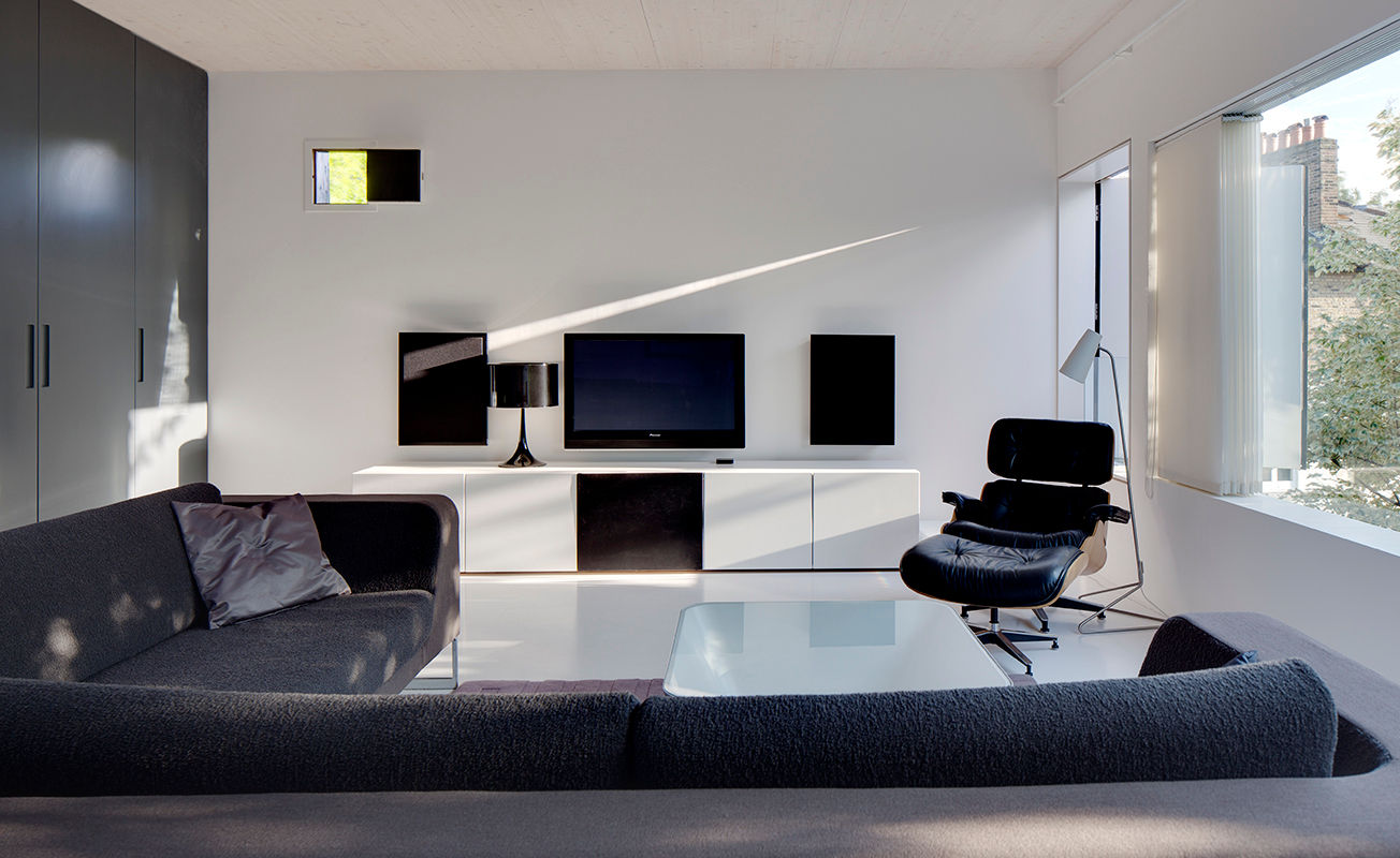 Living room Ed Reeve モダンデザインの リビング