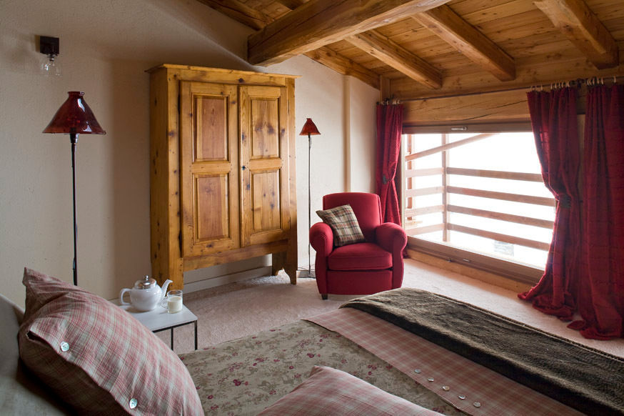 casa in valle d'aosta, geroni modi di abitare sas geroni modi di abitare sas Chambre rustique Lits & têtes de lit