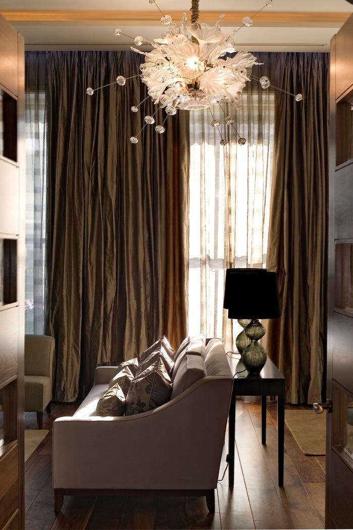 A Modern House Project Combined with Dark Colours, Simply Italian Simply Italian Salas de estar modernas