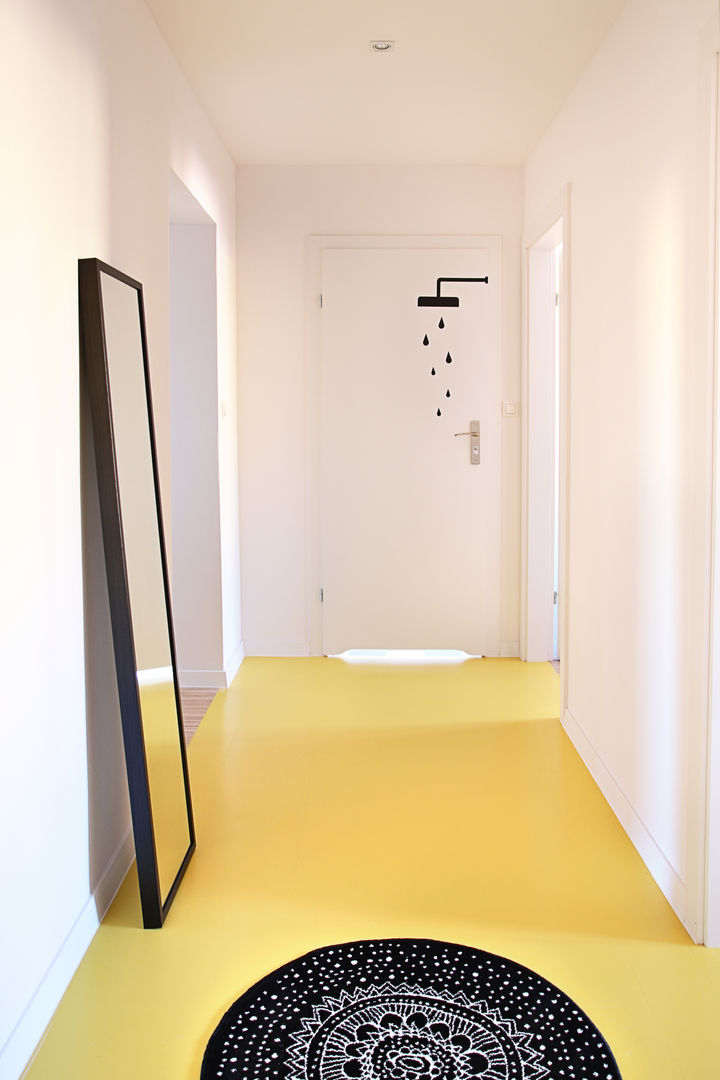 Mieszkanie studenckie, PB/STUDIO PB/STUDIO Couloir, entrée, escaliers minimalistes