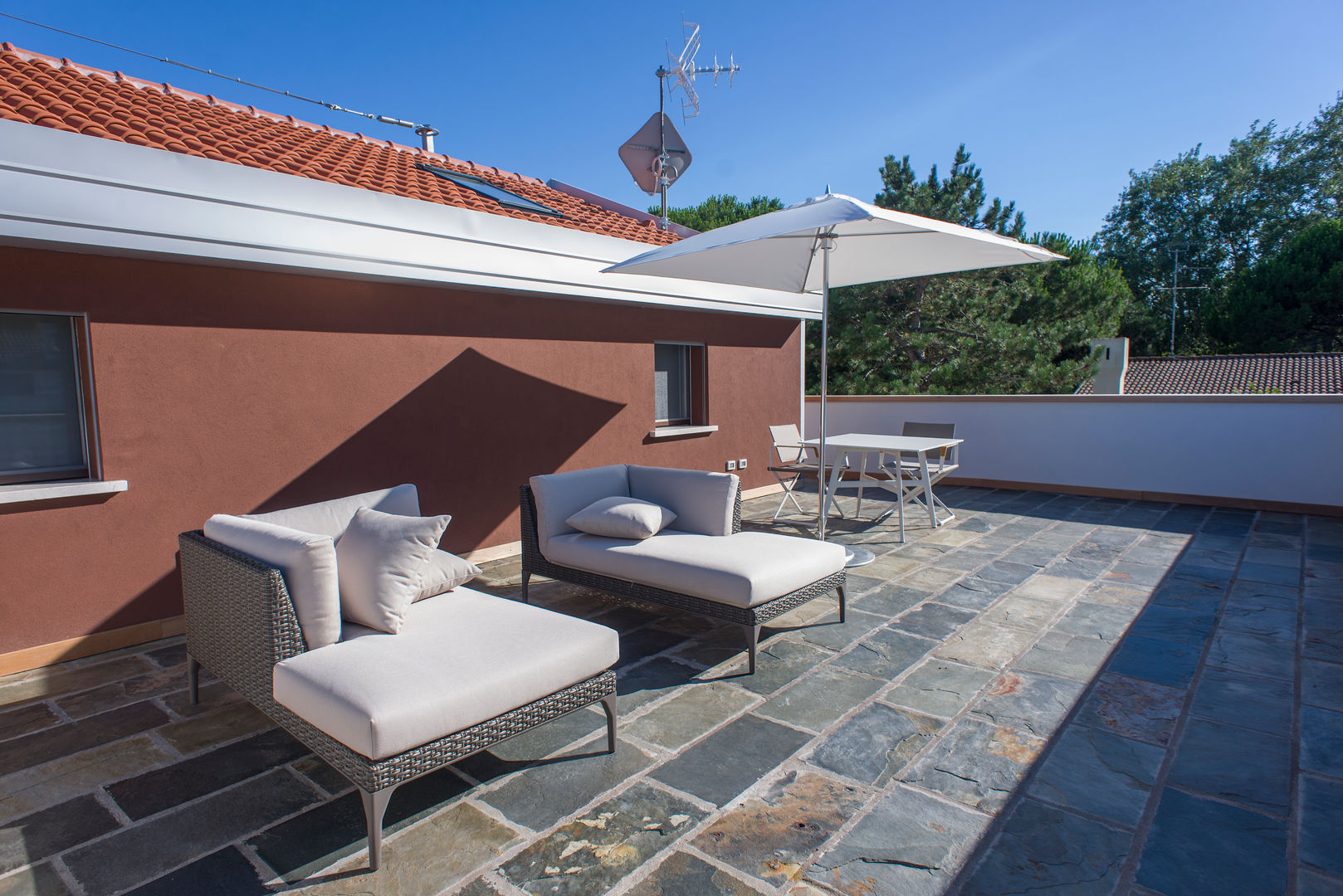 Residenza al mare 2014, Andrea Tommasi Andrea Tommasi Mediterranean style balcony, veranda & terrace