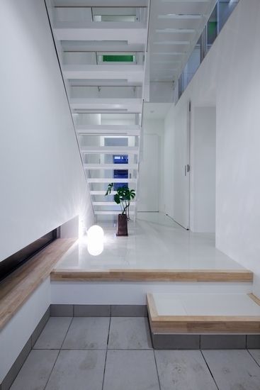 Y-house, 有限会社アルキプラス建築事務所 有限会社アルキプラス建築事務所 Modern corridor, hallway & stairs