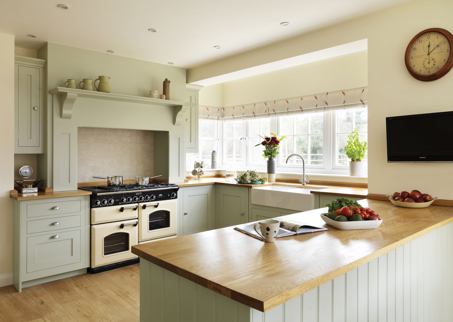 Shaker kitchen by Harvey Jones Harvey Jones Kitchens Cocinas de estilo clásico