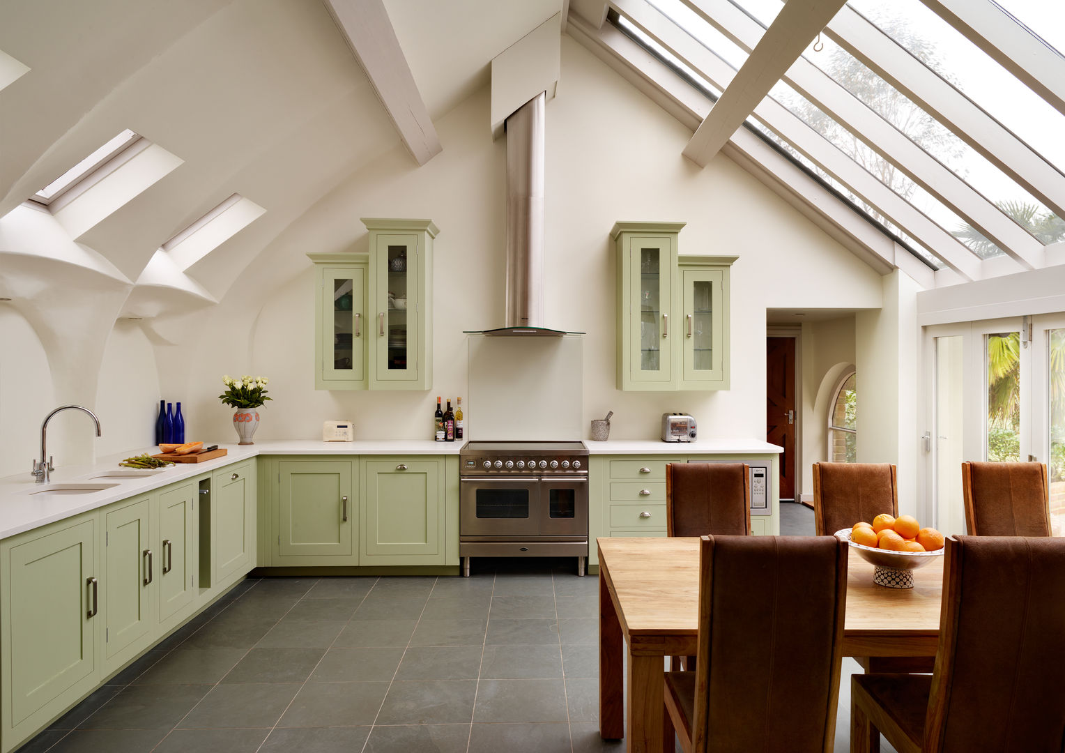 Shaker kitchen by Harvey Jones Harvey Jones Kitchens Dapur Modern