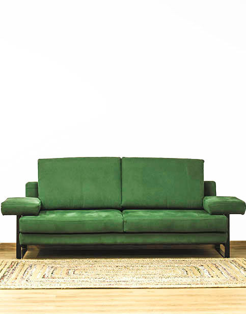 homify Ruang Keluarga Modern Sofas & armchairs