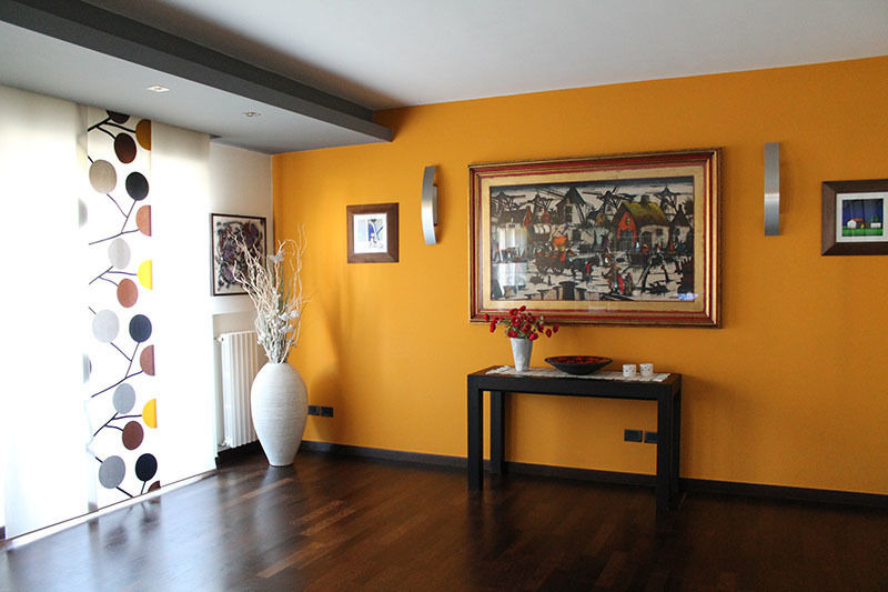 Appartamento in Bari - Il senso del colore, SILVIA ZACCARO ARCHITETTO SILVIA ZACCARO ARCHITETTO 现代客厅設計點子、靈感 & 圖片