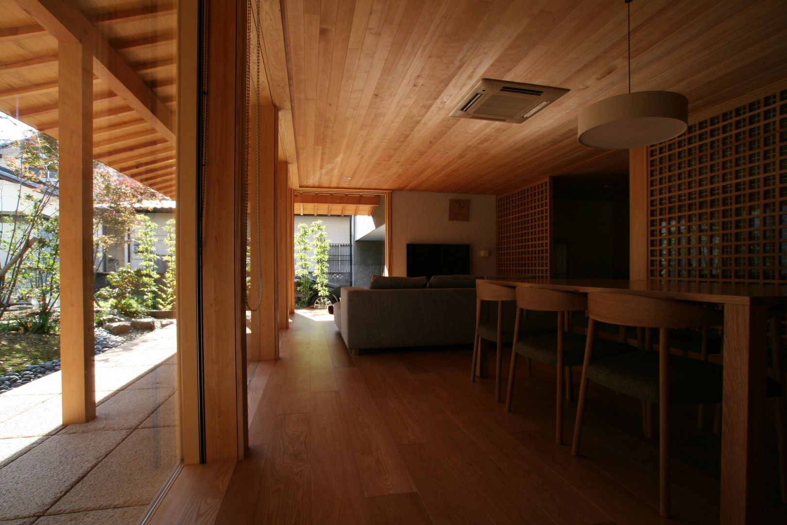 可哀荘, 宝角建築ｱﾄﾘｴ 宝角建築ｱﾄﾘｴ Asian style living room Wood Wood effect