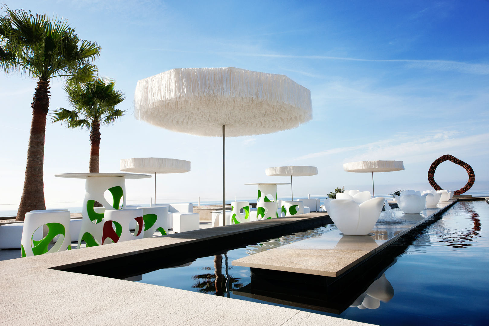 PARASOLS DESIGN ET ORIGINAUX : un large choix pour sublimer votre décoration d’extérieur., KSL LIVING KSL LIVING حديقة ديكورات واكسسوارات