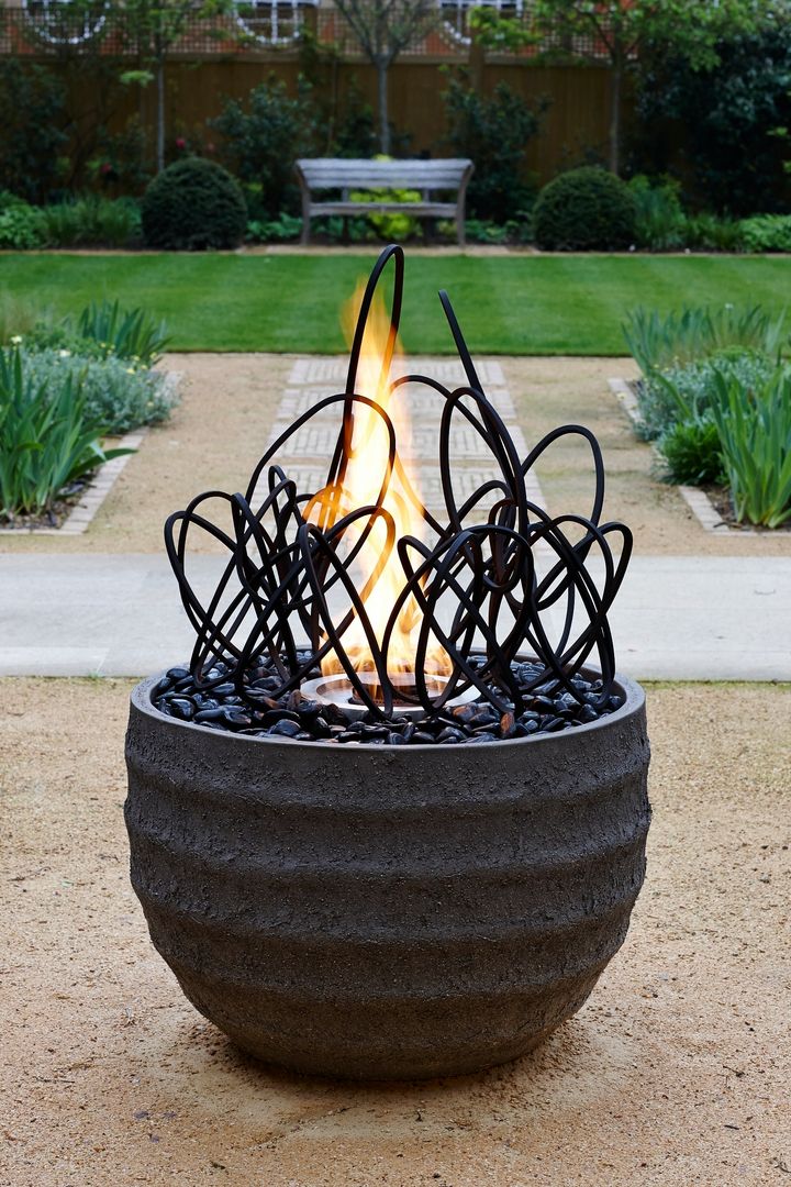 The changing face of the outdoor bonfire, BD Designs BD Designs Jardins modernos Barbecues e grelhadores