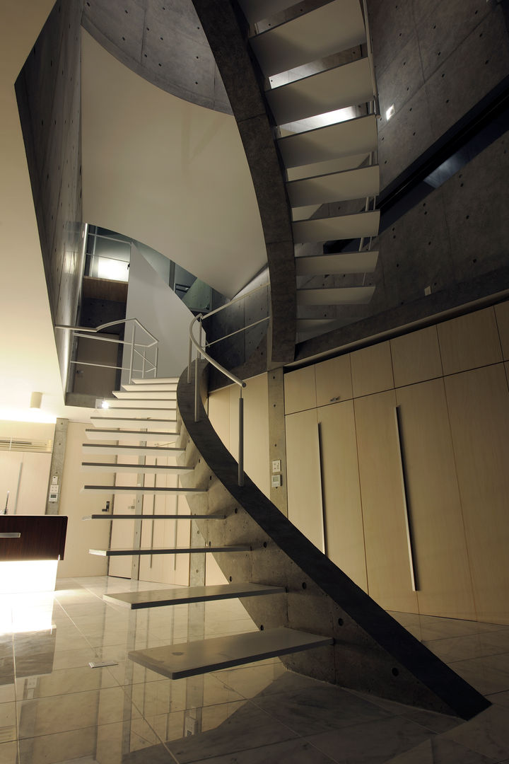 T House, Atelier Boronski Atelier Boronski Modern corridor, hallway & stairs