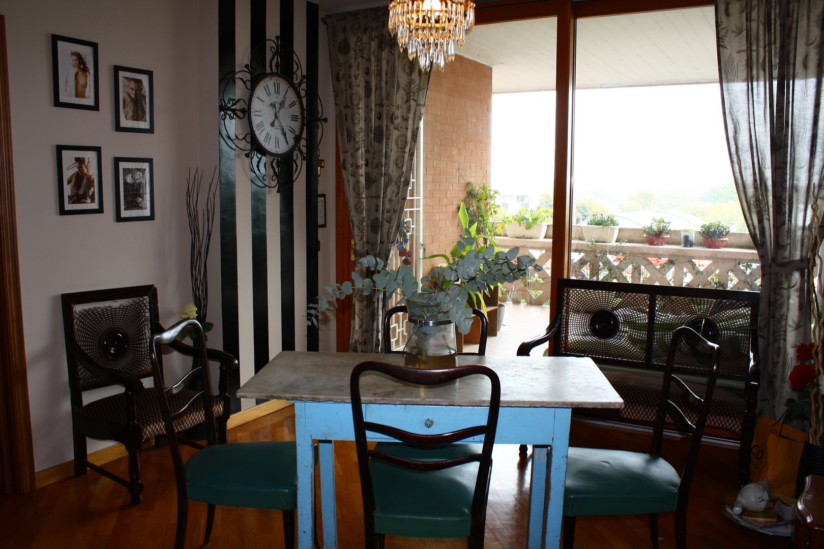 Casa Feng Shui di Michelle Marie Castiello, Feng Shui 2 You Feng Shui 2 You Modern dining room