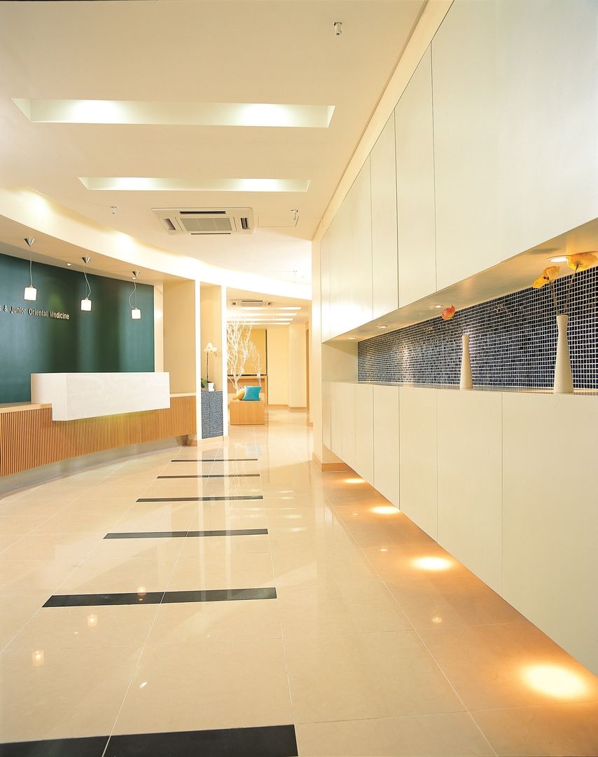 경희 키즈 한의원 Kid's & Junior Oriental Medicine Clinic, 참공간 디자인 연구소 참공간 디자인 연구소 Espacios comerciales Hospitales