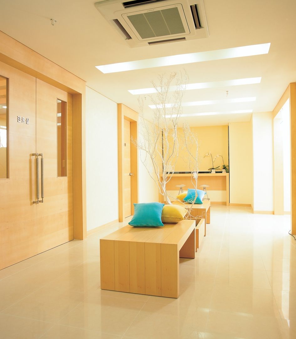 경희 키즈 한의원 Kid's & Junior Oriental Medicine Clinic, 참공간 디자인 연구소 참공간 디자인 연구소 Espaços comerciais Hospitais