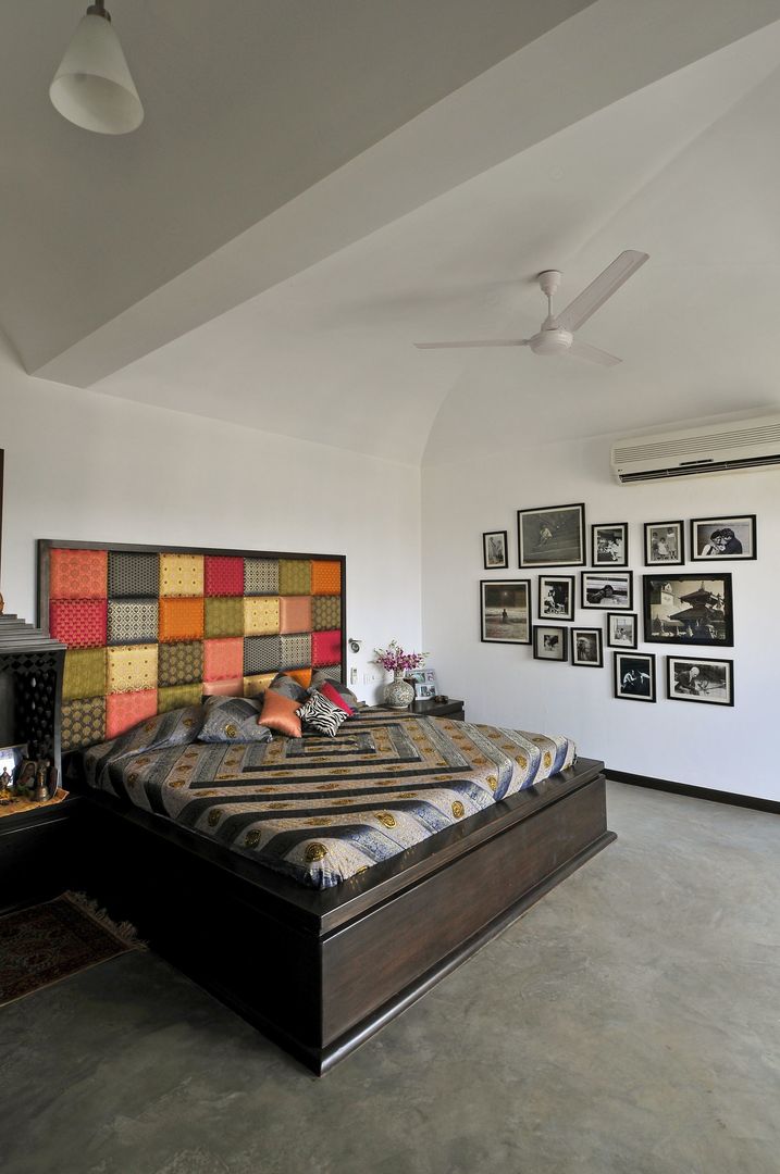 Single Living , The Orange Lane The Orange Lane Modern style bedroom Property,Interior design,Building,Wood,Grey,Floor,Flooring,House,Wall,Ceiling