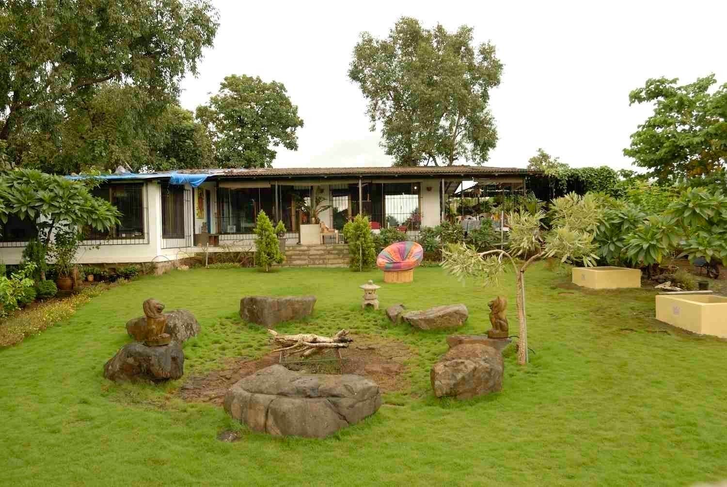 A House in Karjat , The Orange Lane The Orange Lane 庭院