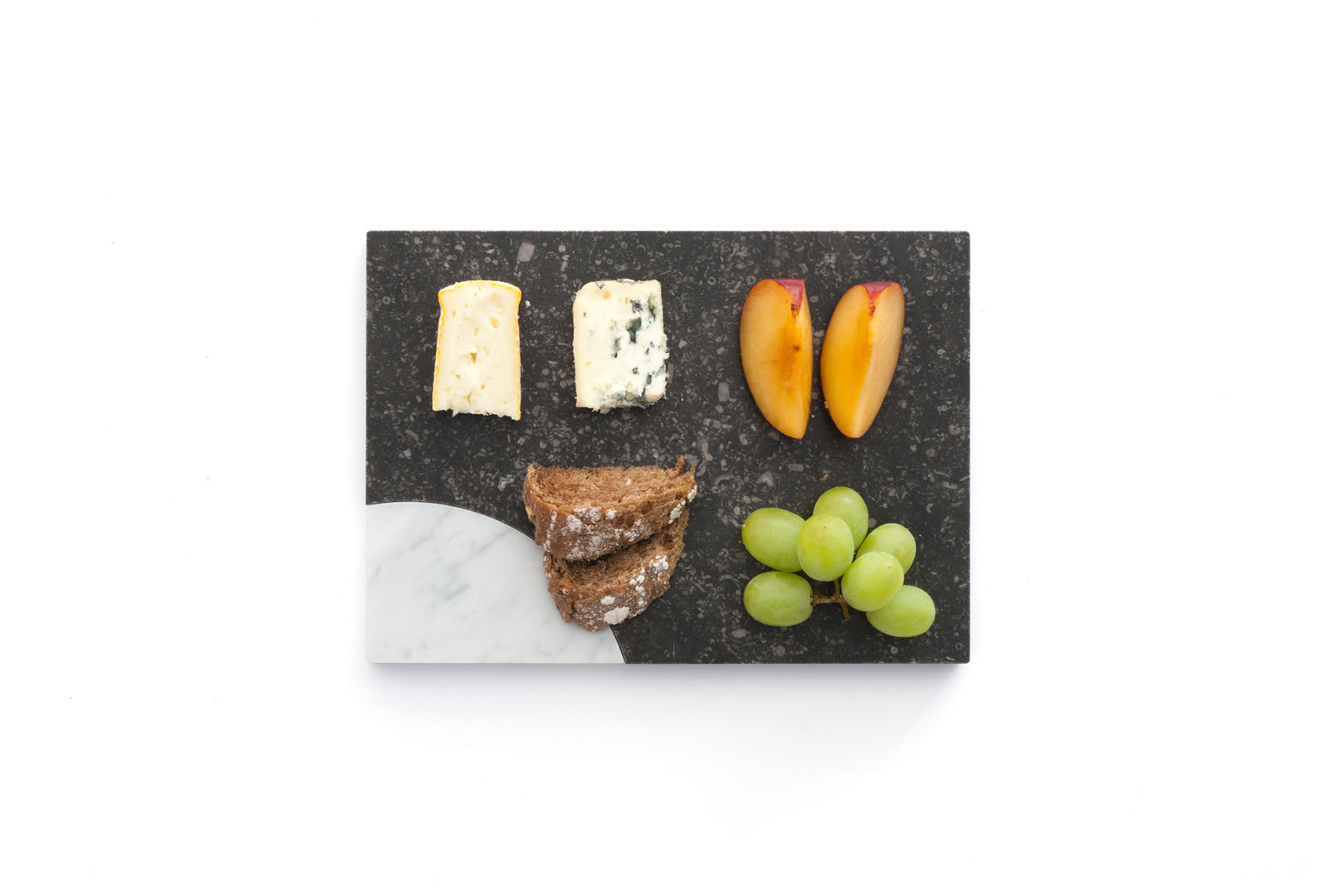 Marble platters to create your own edible scenes, Studio Jorrit Taekema Studio Jorrit Taekema モダンな キッチン アクセサリー＆テキスタイル