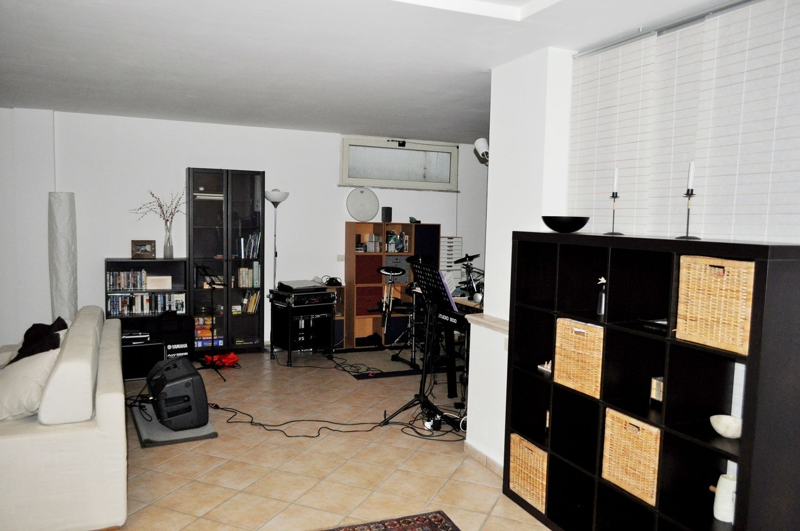Home relooking: intervento su una sala hobby, LET'S HOME LET'S HOME Modern Oturma Odası