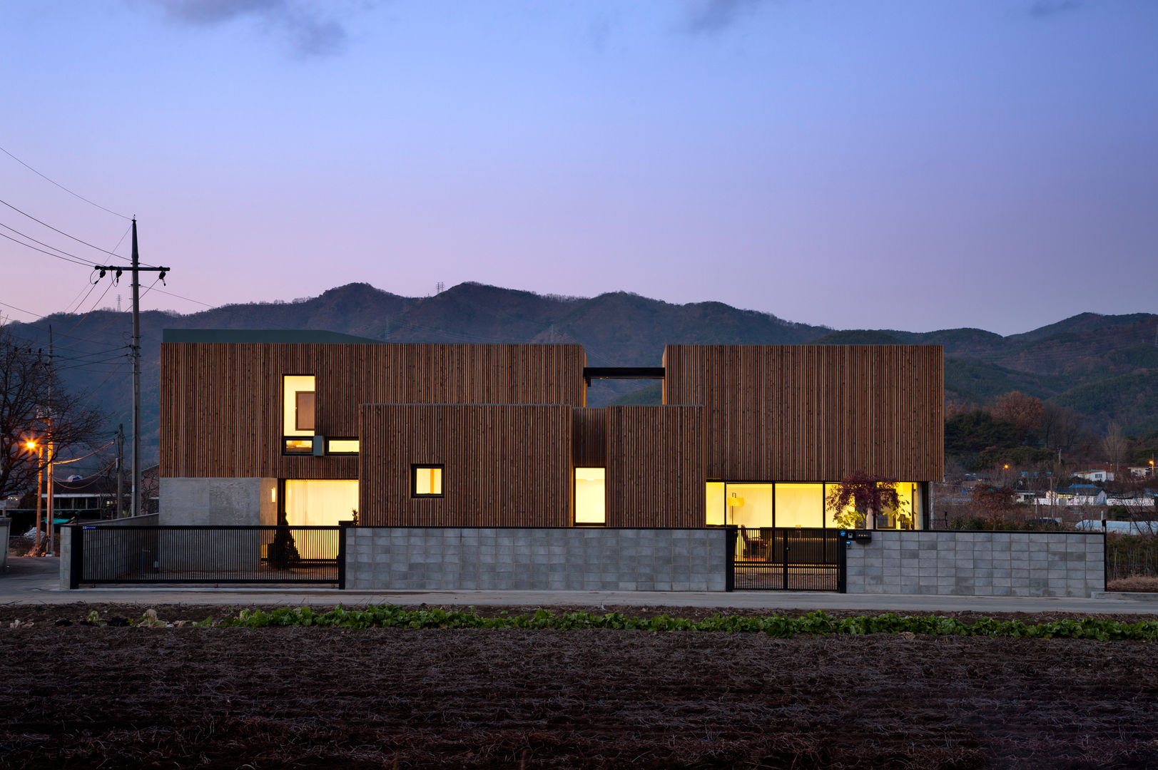 단산리주택 Dansanli House, ADF Architects ADF Architects Дома в стиле модерн