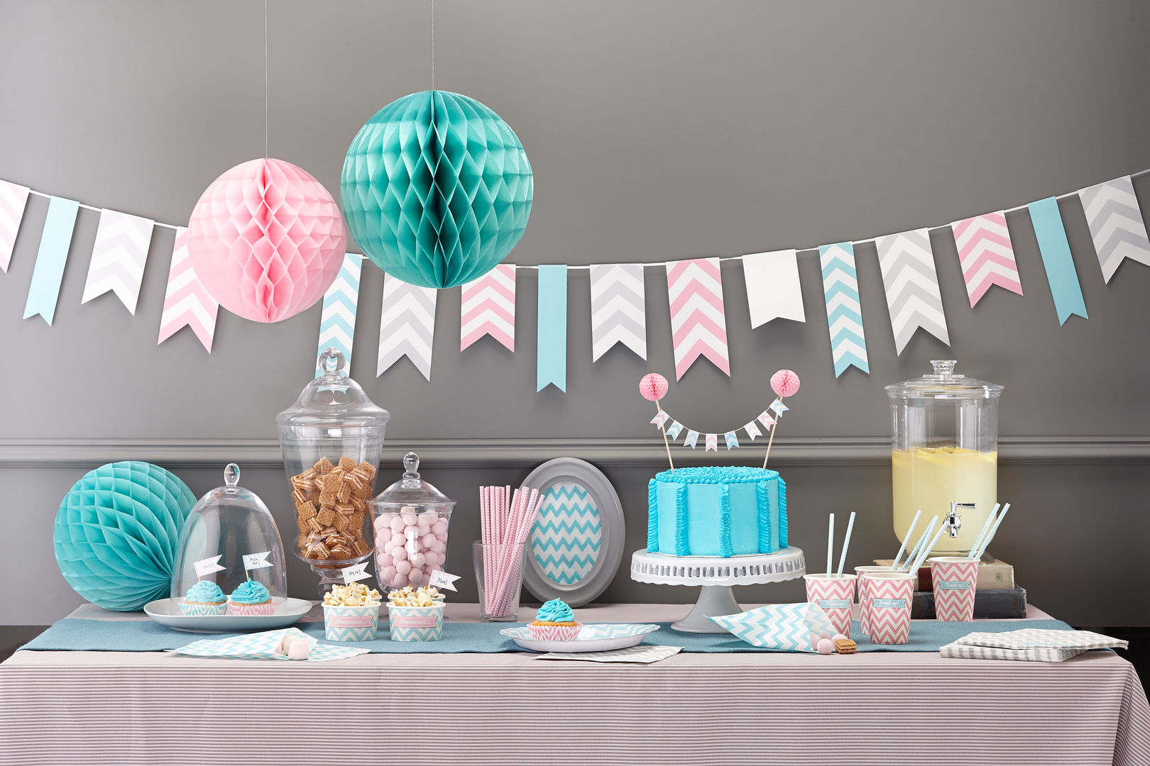 Stylish Event and Room Decorations, Candle & Cake Candle & Cake クラシカルな 家 Accessories & decoration