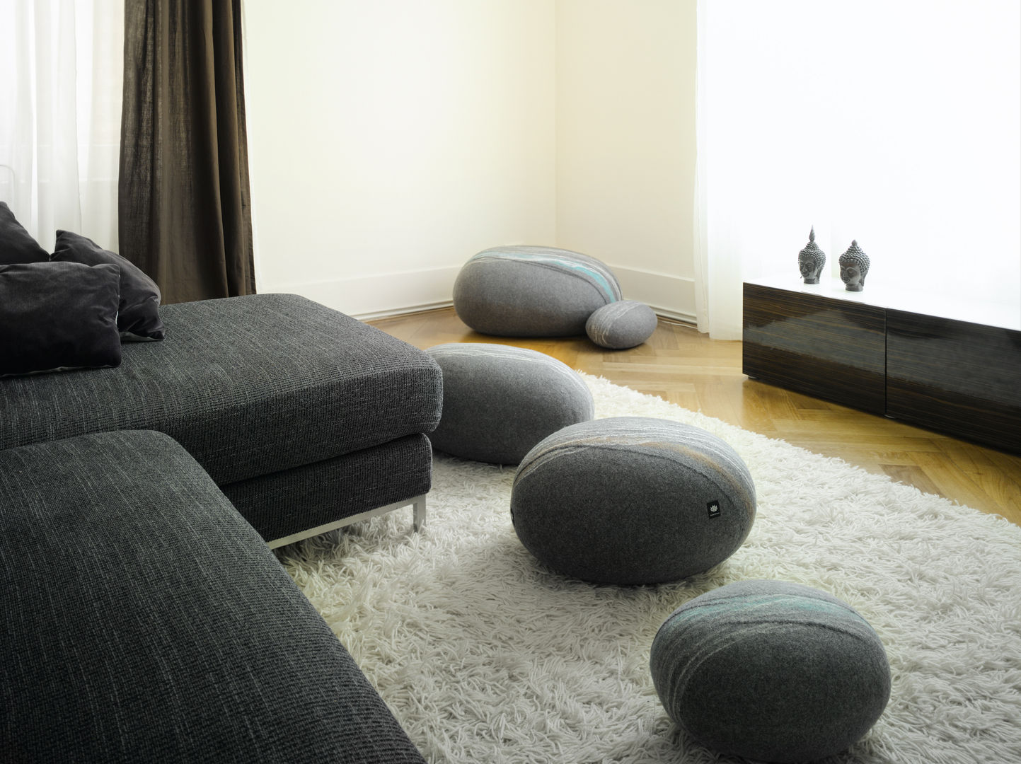 Appartement Stuttgart, Yeh Design Yeh Design モダンデザインの リビング