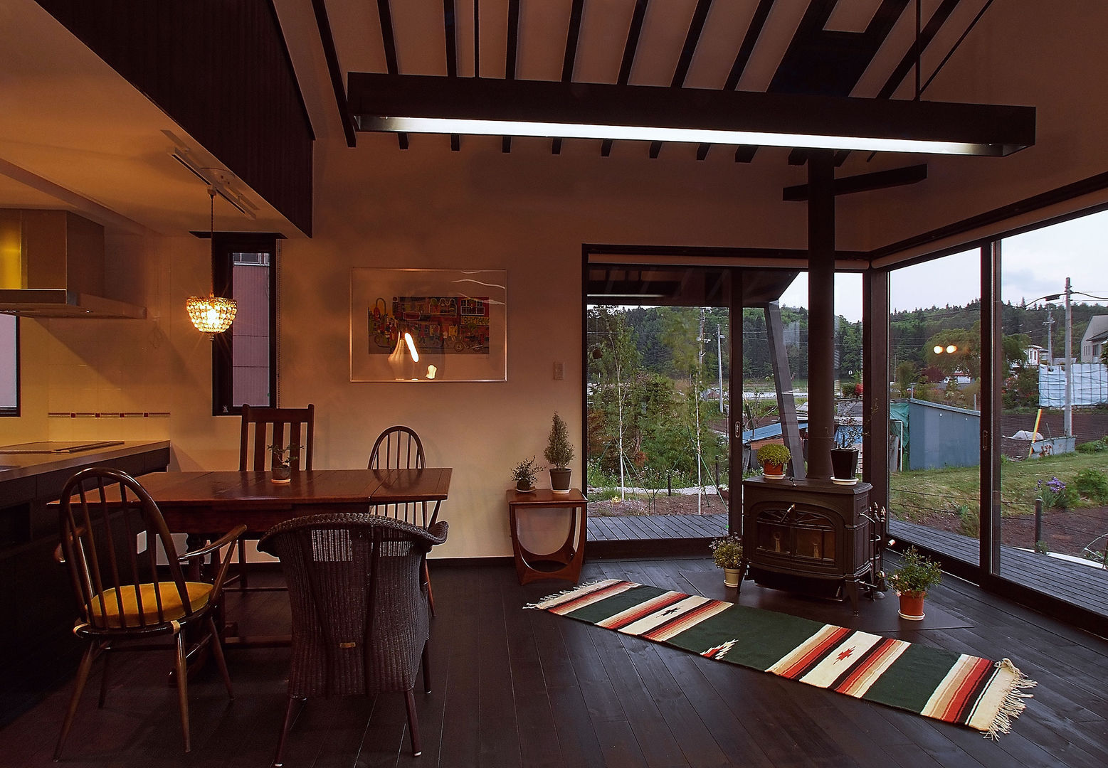 Black, アースワーク建築設計事務所 アースワーク建築設計事務所 Country style living room