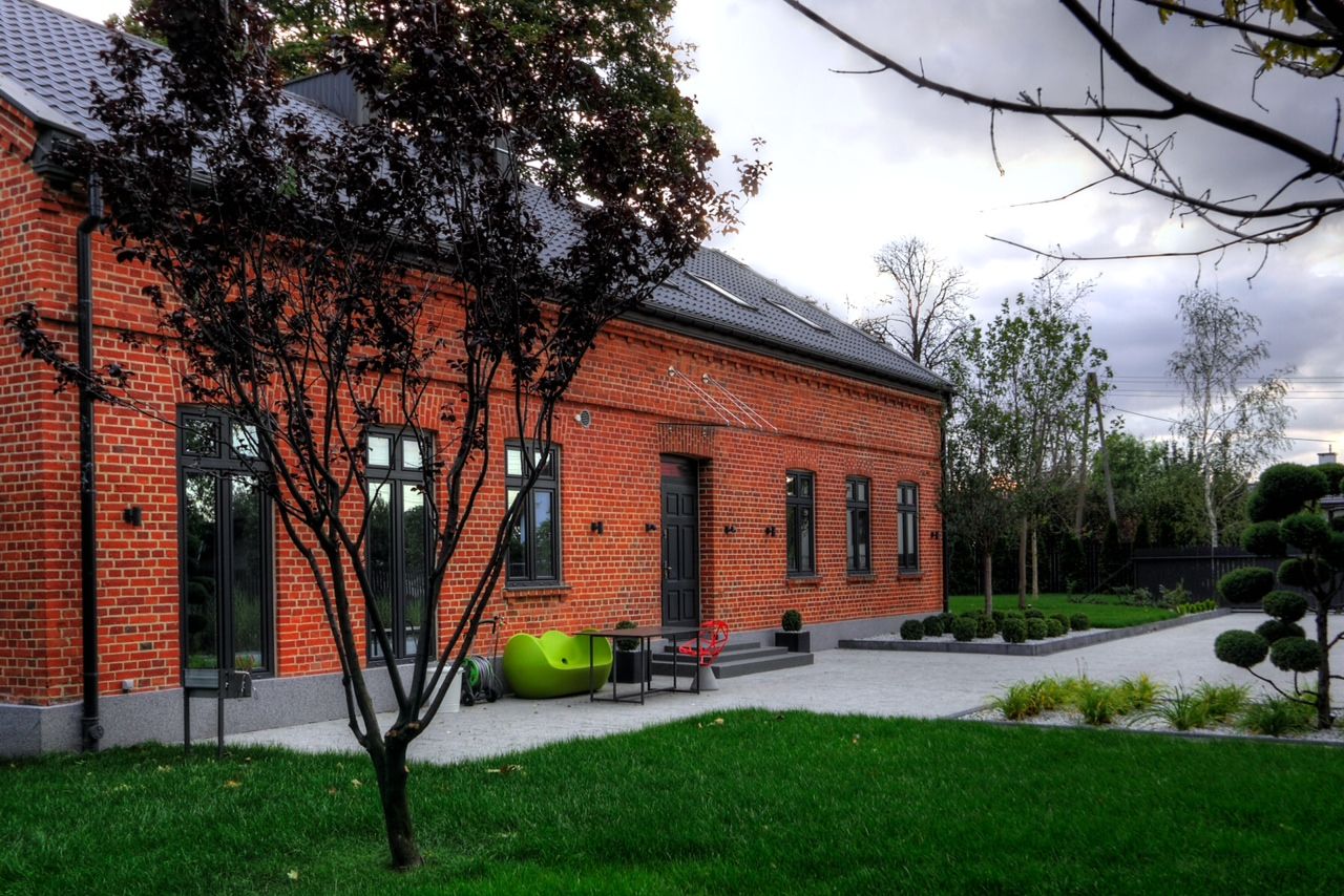 Dom Widzewska, REFORM Konrad Grodziński REFORM Konrad Grodziński Modern Houses