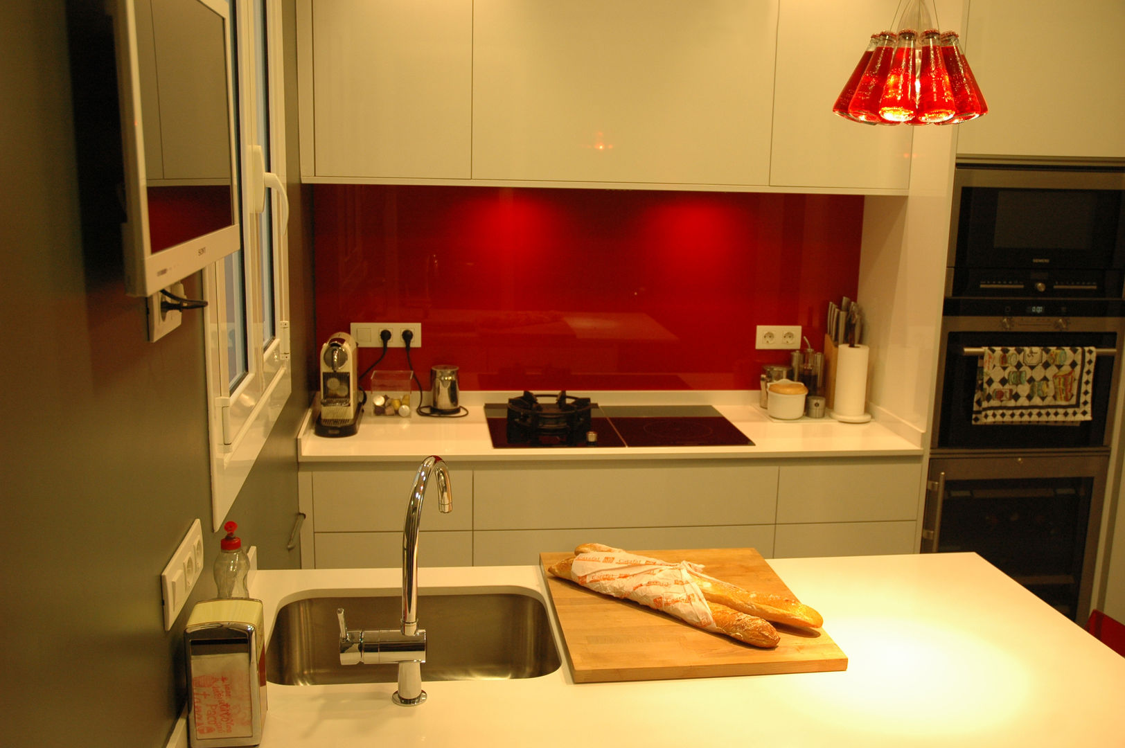 El interior de un Piso Reformado de 170m2 con hermosas vistas, ANA EMO INTERIORISMO ANA EMO INTERIORISMO Modern kitchen