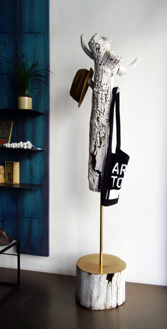 "countree"_appendiabiti, Mighali_Faggiano studio Mighali_Faggiano studio Mediterranean corridor, hallway & stairs Clothes hooks & stands