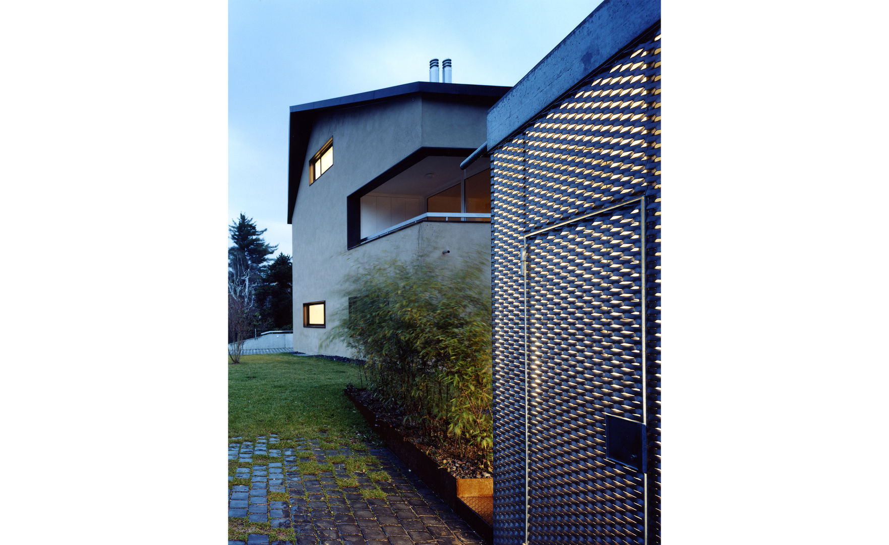 Mehrfamilienhaus Wiesengrundstrasse, weberbuess Architekten SIA weberbuess Architekten SIA منازل