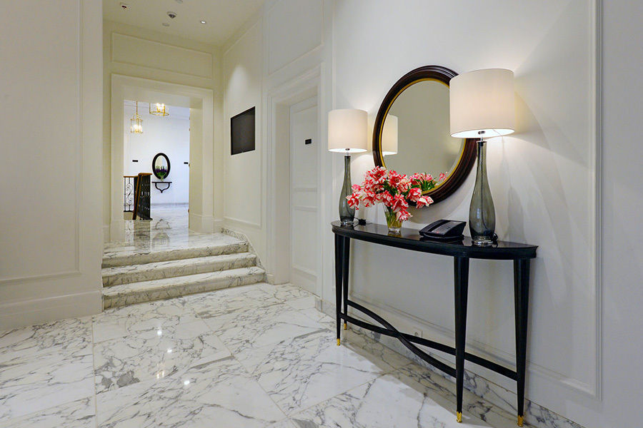 homify Eclectic style corridor, hallway & stairs Lighting