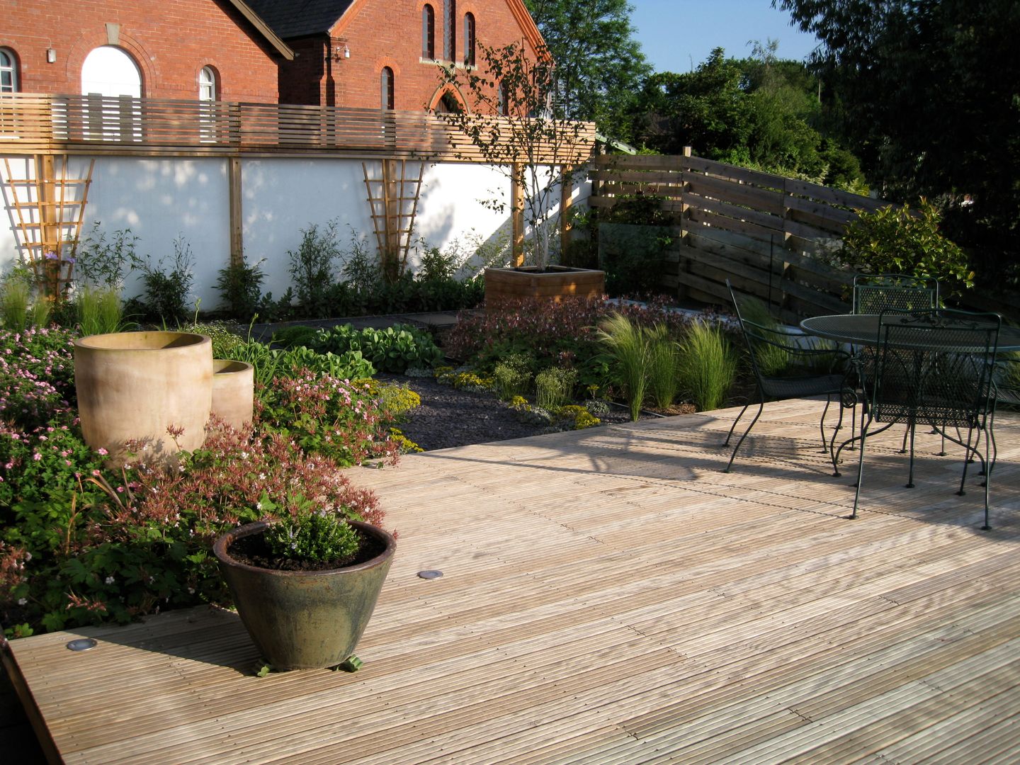 Roof Deck / Decking Unique Landscapes Klassischer Balkon, Veranda & Terrasse