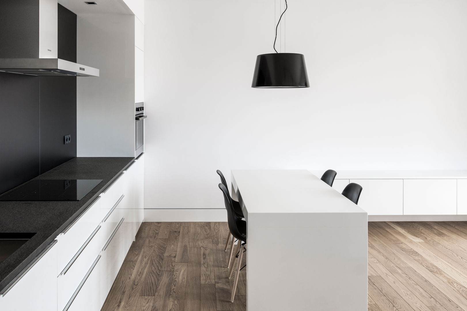 Projekt wnętrza mieszkanie w Warszawie M2-42M, OneByNine OneByNine Phòng ăn phong cách tối giản