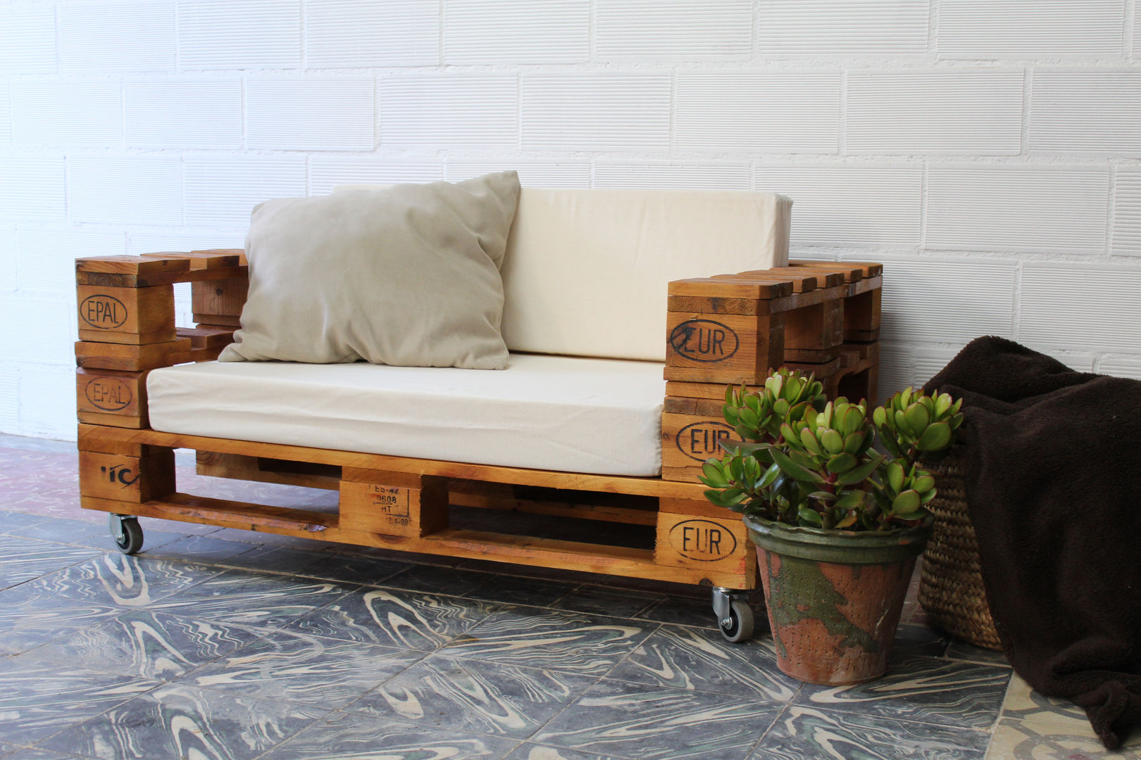 ALMANZOR sofá palets. 120x80cm, ECOdECO Mobiliario ECOdECO Mobiliario Giardino in stile rustico Mobili