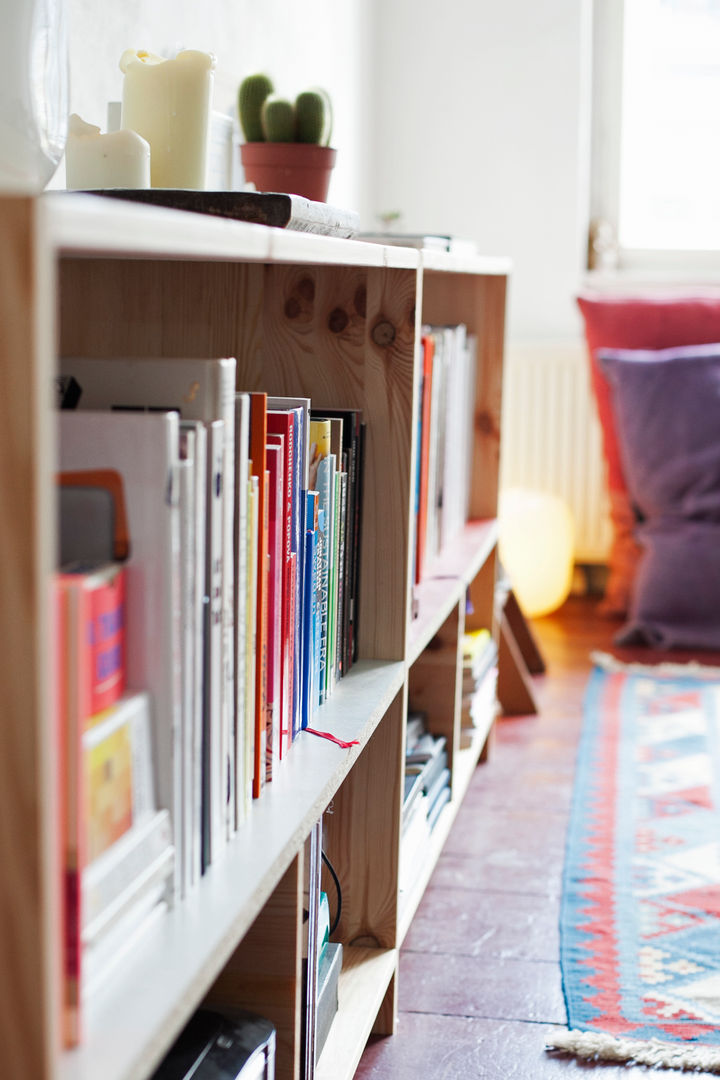 Books & Treasures Shelve Unit Katleen Roggeman Minimalist living room TV stands & cabinets