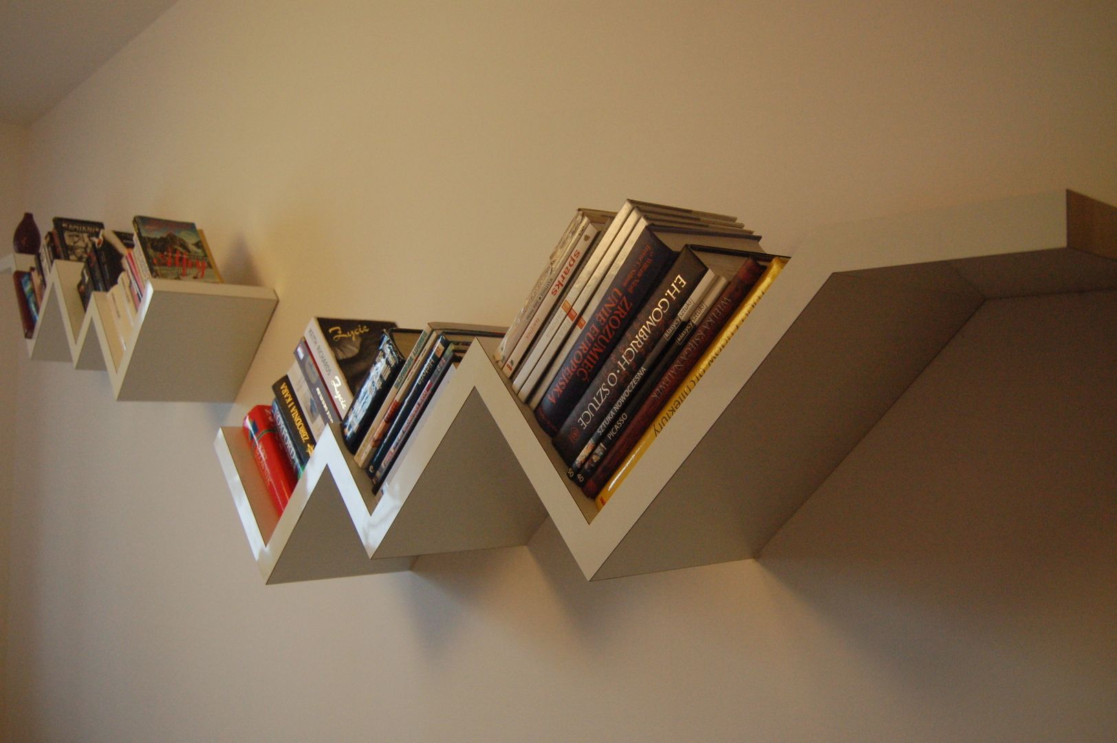 Półka Delta, This is minimal This is minimal غرفة المعيشة Shelves