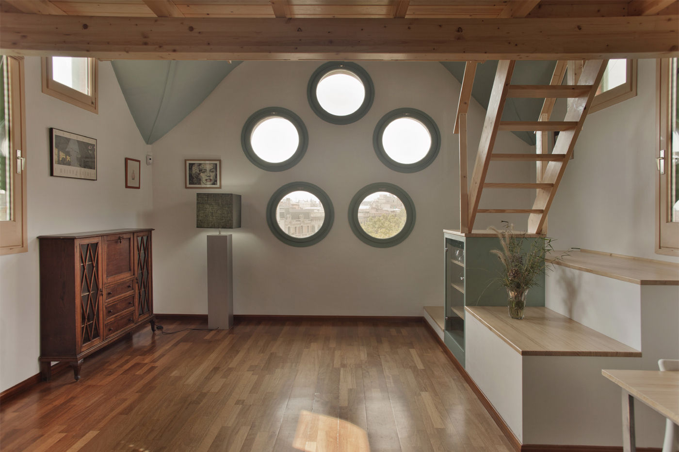 Salón de apartamento en cúpula de edificio mobla manufactured architecture scp Livings de estilo escandinavo