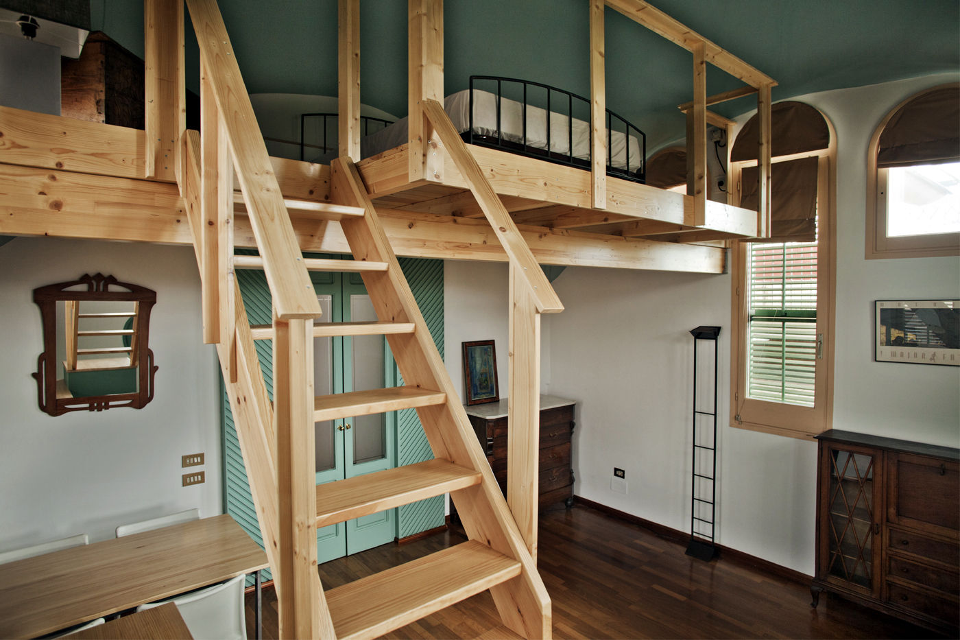 Escalera mobla manufactured architecture scp Dormitorios de estilo rústico