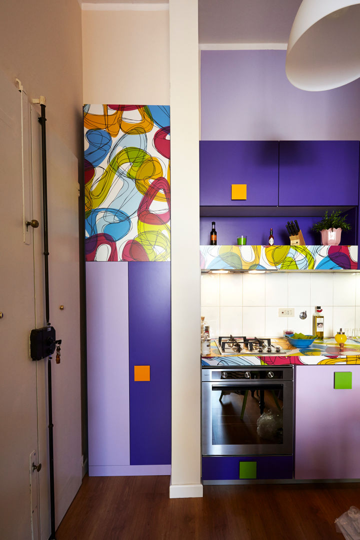 Realizzazione Mini appartamento, Diciassette Tredici Diciassette Tredici Кухня в стиле модерн