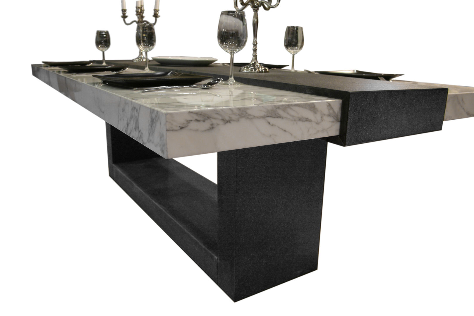 Stone Table Ogle luxury Kitchens & Bathrooms Comedores de estilo moderno Mesas