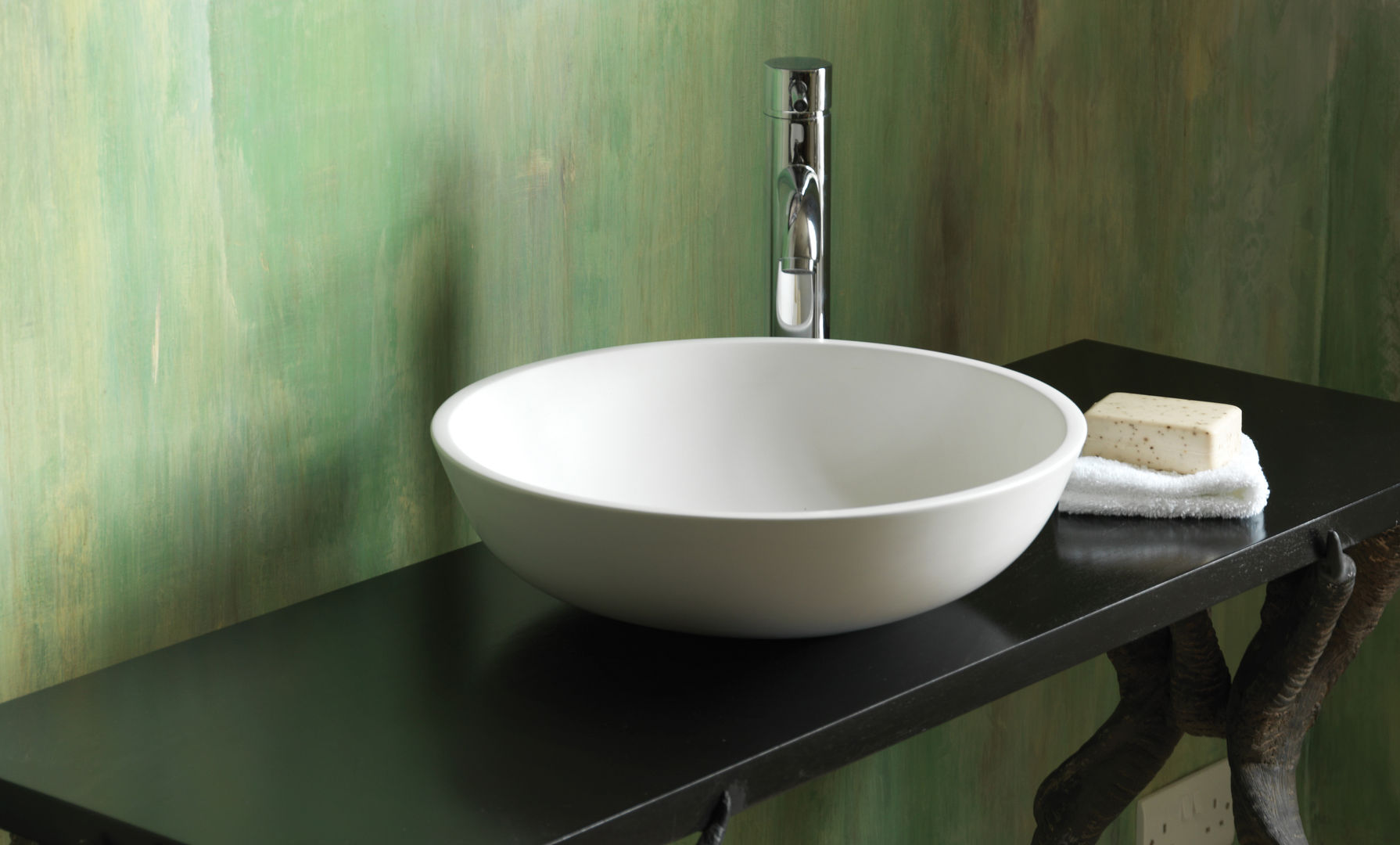 MIst Stone Basin homify Moderne badkamers Wastafels