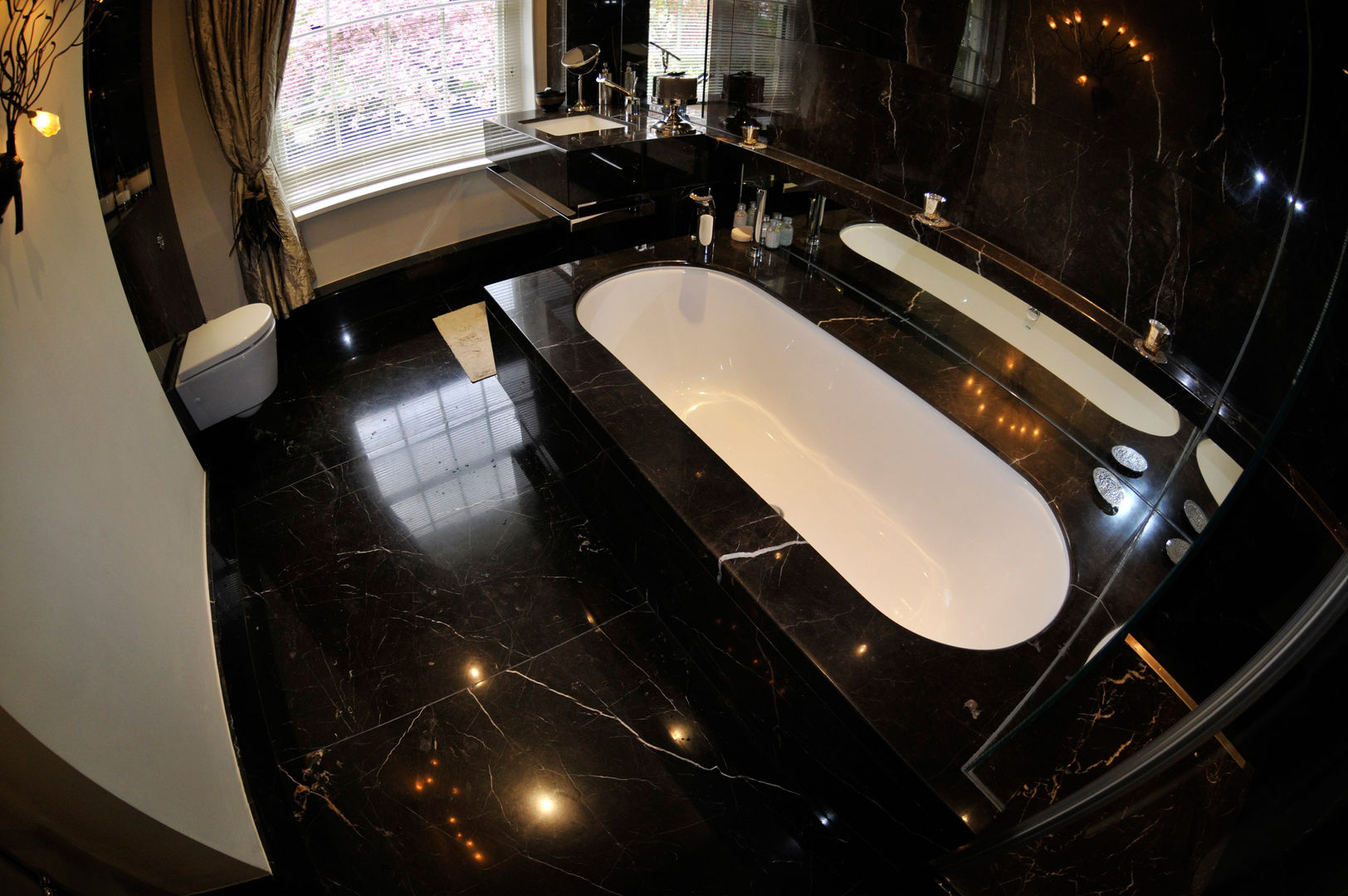 Black Marble Bathroom, Orset Ogle luxury Kitchens & Bathrooms Nowoczesna łazienka