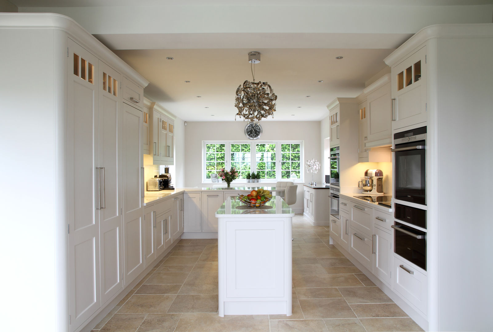 Fresh and bright kitchen John Ladbury and Company Cocinas de estilo moderno