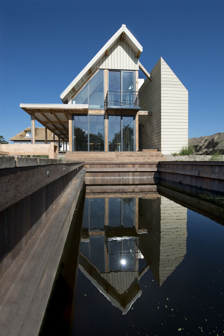 Duinvilla te Monster, Kodde Architecten bna Kodde Architecten bna Casas modernas