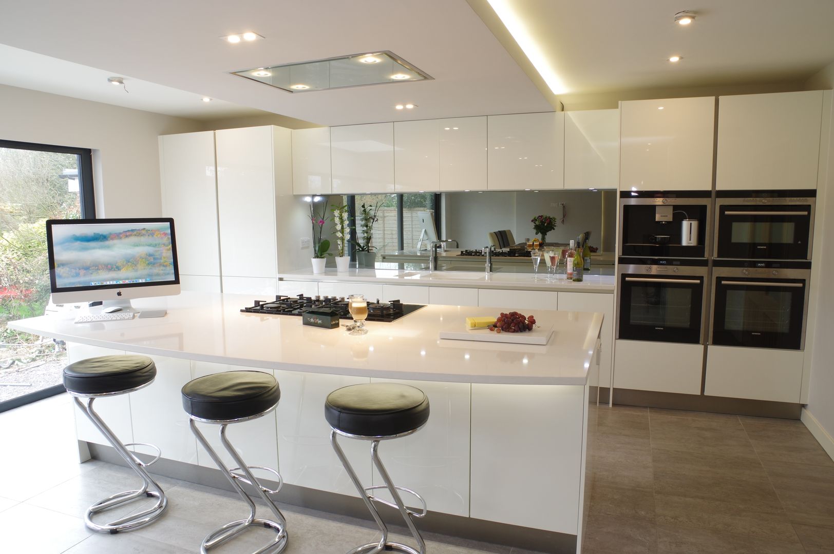 Luxurious White Kitchens by PTC , PTC Kitchens PTC Kitchens Cocinas de estilo moderno