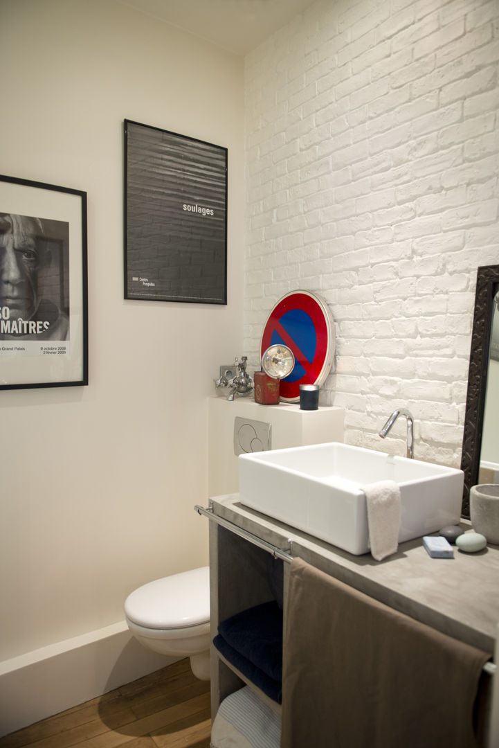 Rénovation Compléte d'un Ancien Bureau en Appartement, Atelier Grey Atelier Grey Modern bathroom