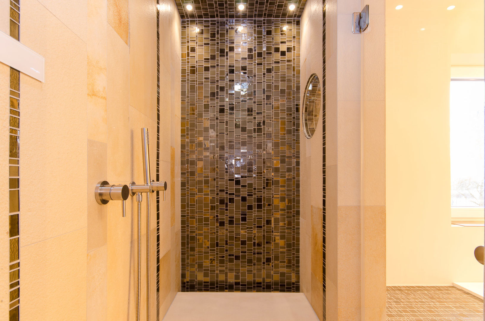 Bronzite Vivante 現代浴室設計點子、靈感&圖片