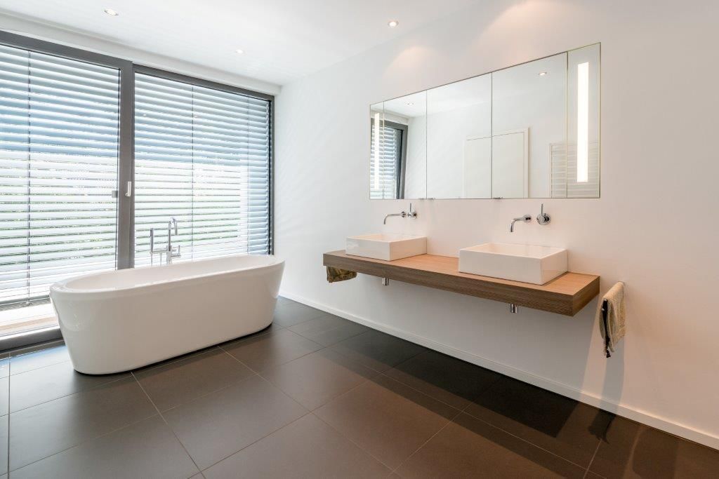 Haus C, K6architekten K6architekten Bagno minimalista